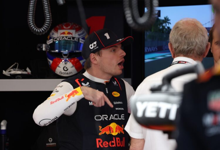 JEDDAH (Saudi Arabia), 19/04/2025.- Red Bull Racing driver Max Verstappen of Netherlands in action during the third practice session for the Formula 1 Saudi Arabian Grand Prix, in Jeddah, Saudi Arabia, 19 April 2025. The 2025 Formula 1 Saudi Arabian Grand Prix is held at the Jeddah Corniche Circuit on 20 April. (Fórmula Uno, Países Bajos; Holanda, Arabia Saudita) EFE/EPA/ALI HAIDER
