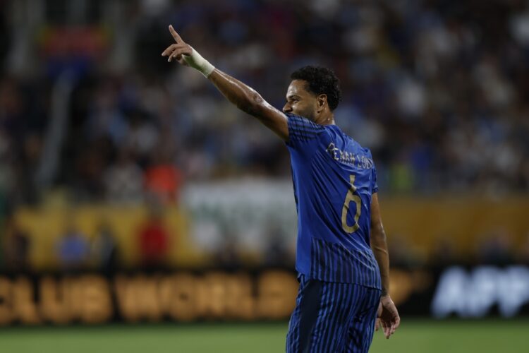 ORLANDO (United States), 30/06/2025.- Renan Lodi of Al Hilal gestures during the first half of the FIFA Club World Cup 2025 match between Manchester City and Al Hilal in Orlando, Florida, USA, 30 June 2025. (Mundial de Fútbol) EFE/EPA/MIGUEL RODRIGUEZ