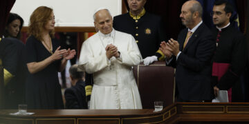 León XIV aboga por migrantes y justicia ante abusos en la Iglesia